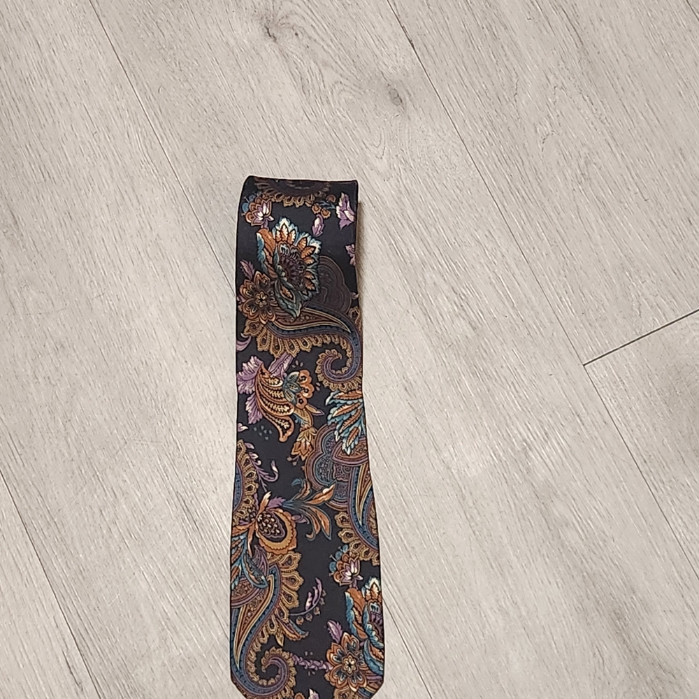 Christian Pelini Paisley Patterned Tie. Vtg.  Art 2 Wear. Capsle Wardrobe